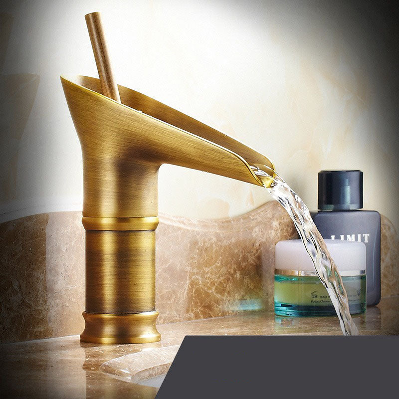 Antieke Badkamer Wastafelkraan met Watervaluitloop 0