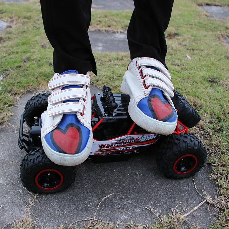 Bestuurbare Auto Voor Buiten 4WD Offroad Voertuig Met Dubbele Motor Voor Kinderen 2