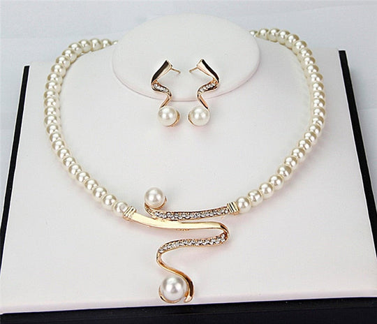 Dames Sieradenset Parelketting en Oorbellen 1