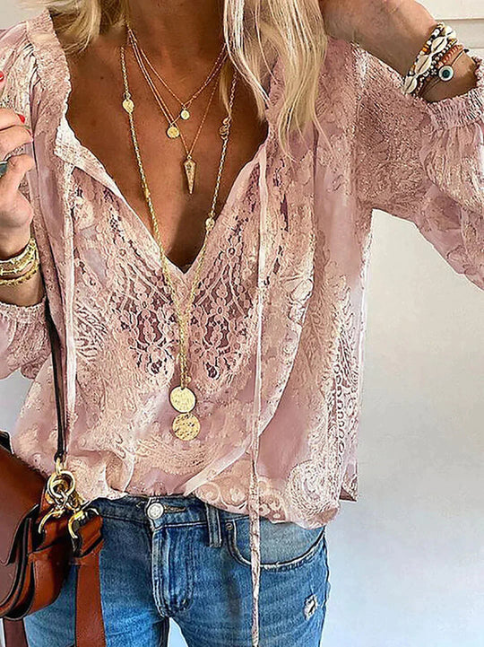 Damesblouse met Kanten Details en Uniek Design 2