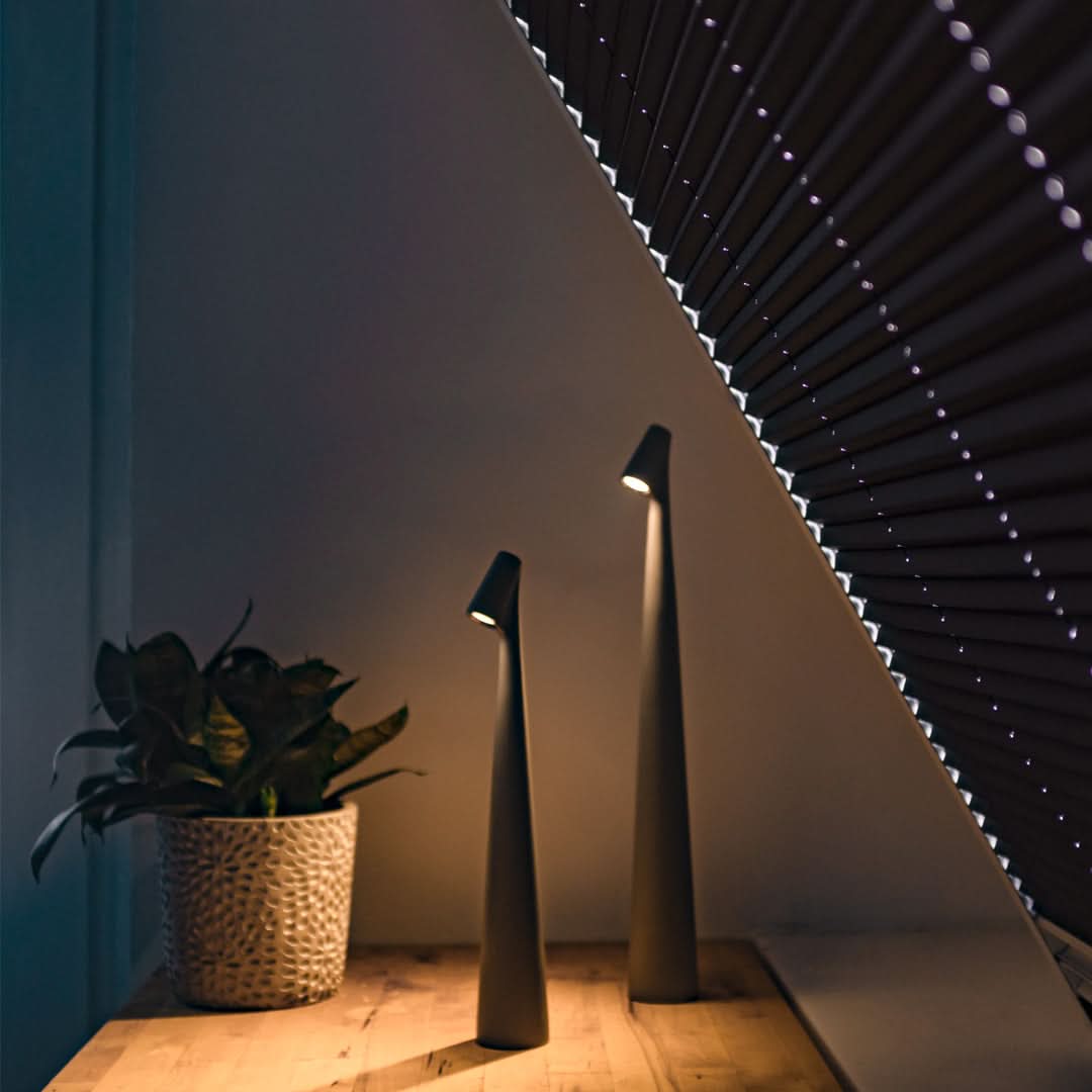 Draadloze Oplaadbare Tafellamp Modern Design voor Binnen en Buiten 8