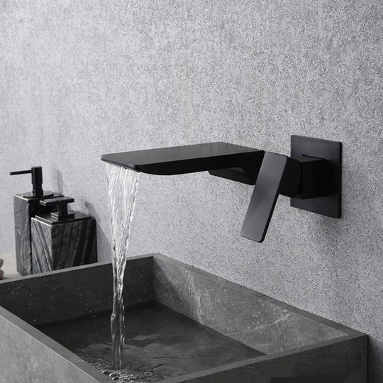 Moderne Wandkraan Met Touchless Bediening 2